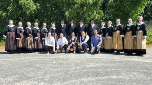 Le cercle celtique de Carhaix a brillé au championnat à Saint-Brieuc grâce à ses costumes du Poher