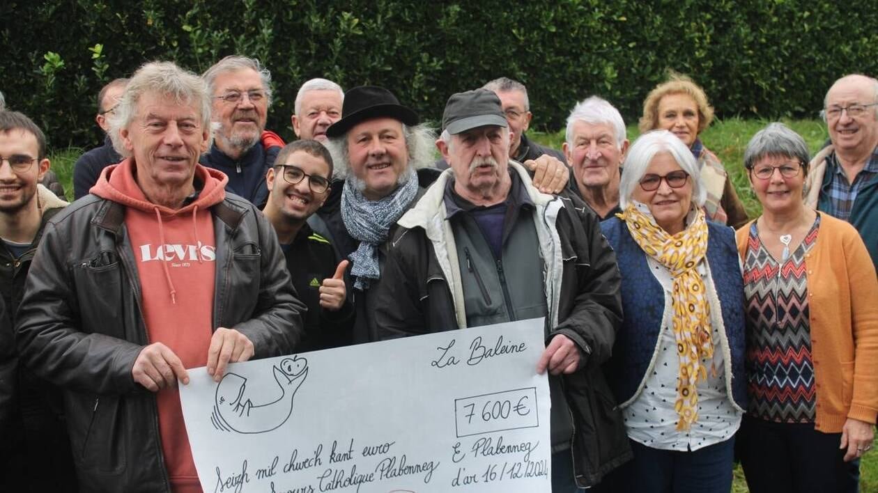 La cidrerie La Baleine remet 7 600 € au Secours catholique de Plabennec