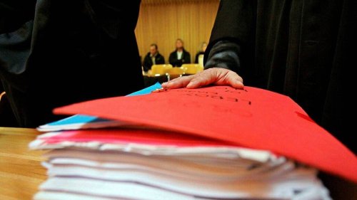 Deux ouvriers morts électrocutés à Laval en 2014 : les familles demandent réparation