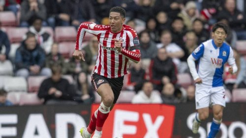 Le petit frère de Jude Bellingham élu meilleur jeune joueur de la saison en championship