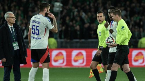 RÉCIT. ASSE - OL : comment le derby a sombré après le jet de projectile sur un arbitre
