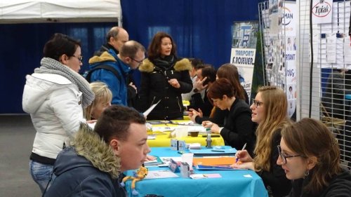 Trouvez votre job d’été aux forums organisés pour les jeunes à Caen et Rouen