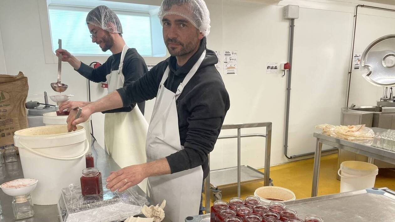 Pour ne plus jeter, ces maraîchers bio ouvrent un atelier de transformation