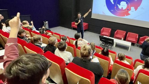 « Comment tu fais avancer ton bateau ? » : des flots de questions pour le skipper Yoann Richomme