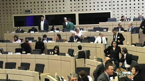 Pendant la session du conseil régional, une microcoupure de courant