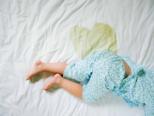 Ce mélange magique élimine les traces et les odeurs de pipi au lit en quelques minutes seulement
