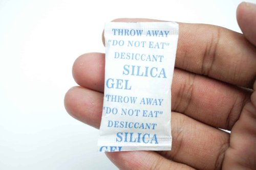 Ces petits sachets moches que vous jetez systématiquement peuvent pourtant éviter certains problèmes dans votre maison