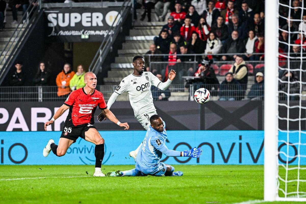 Une énorme nouvelle tombe pour Folarin Balogun !