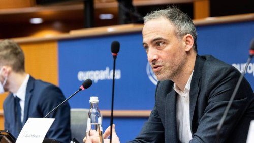 ENTRETIEN. Raphaël Glucksmann demande à l’UE d’investir plus contre la propagande russe