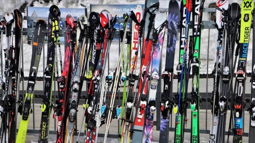 Dans cette station des Pyrénées, des casiers à skis facilitent la vie des vacanciers