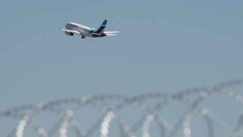 Une femme séparée de son mari et de son bébé de 17 mois après son expulsion des États-Unis