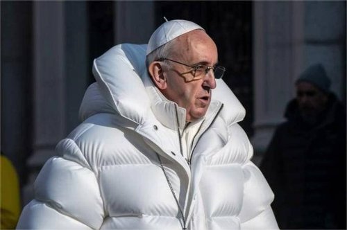Cette fausse photo du pape François en doudoune blanche est devenue virale, voici son histoire - Edition du soir Ouest-France - 27/03/2023