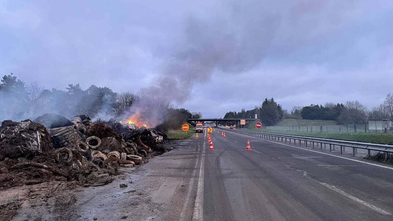 À Quimperlé, le blocage de l’échangeur de Kervidanou de la RN165 par les agriculteurs a laissé des traces