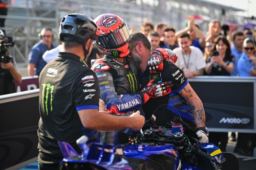 MotoGP Retour sur le vibrant accueil réservé à Quartararo par son Team, Yamaha ! - Le Mag Sport Auto