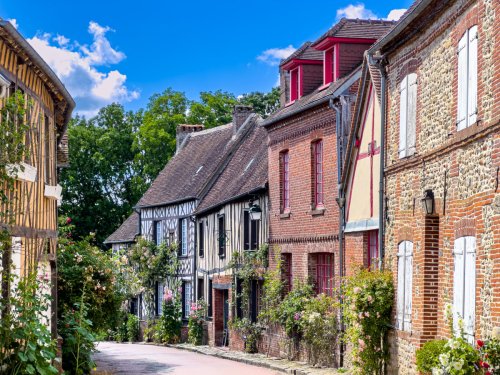 Pont du 1er mai : les 3 plus beaux villages de France les plus proches de Paris