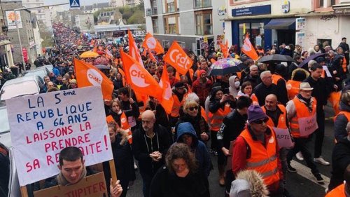 Grève du 23 mars ﻿ : le 49.3 rebooste les manifestations en Côtes-d’Armor, des tensions en marge