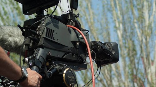 « Entre 600 et 1 100 € par jour de tournage » : TF1 cherche des maisons pour une série