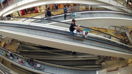 Val-de-Marne. Plus d’une centaine de salariés occupent un centre commercial et un magasin Carrefour