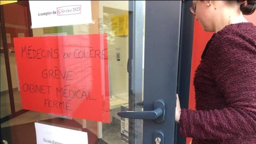 « Notre métier n’aura plus de sens » : à Cholet, des médecins en grève illimitée contre la loi Rist