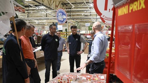 Concurrencés par l’importation, les producteurs de tomates s’invitent chez Carrefour, près de Rennes