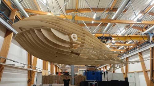 Fabriquée à Nantes, cette baleine en bois est à la recherche de son nouveau propriétaire