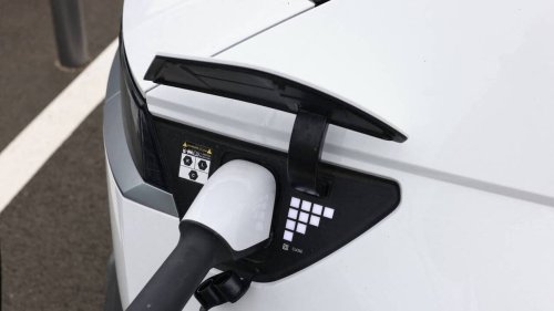 Le plein de sa voiture électrique en Espagne lui coûte… 1 200 € : « Je ne me ferai plus avoir »
