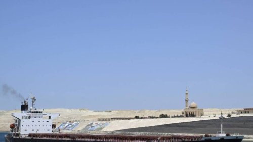 Trump demande la gratuité des canaux de Panama et Suez pour les navires américains