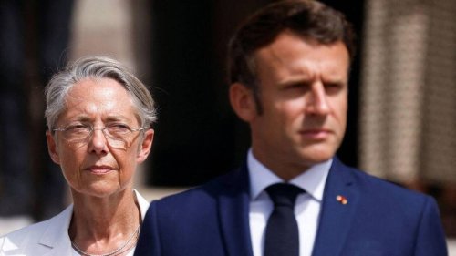 Emmanuel Macron recadre Élisabeth Borne, jugeant qu’il faut « décrédibiliser » le RN « par le fond »