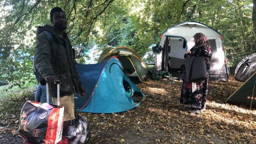 Après l’évacuation des camps de Rennes, les exilés s’installent dans un autre parc de la ville
