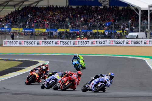 MotoGP Après le drapeau à damier, le drame évité de peu avec ce crash entre Ducati ! - Le Mag Sport Auto