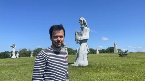 Dans son livre sur la Vallée des Saints de Carnoët, il dévoile 39 secrets jusqu’alors bien gardés