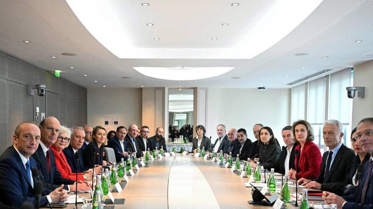 Retraites : les syndicats attendent la levée des 64 ans