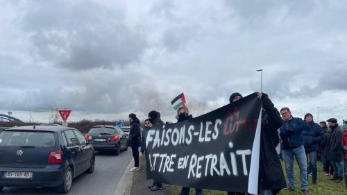 À Caen, Gilets jaunes et mouvements antifascistes manifestent contre la réforme des retraites