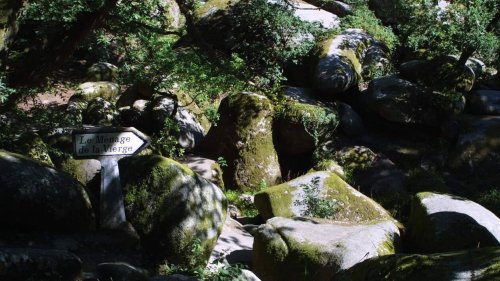 Finistère. À Huelgoat, une fillette tombe dans un creux de 4 m parmi les rochers dans la forêt