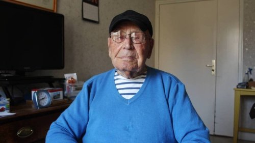 « Je me tracasse de voir des guerres partout » : le doyen des Français fête ses 111 ans ce lundi
