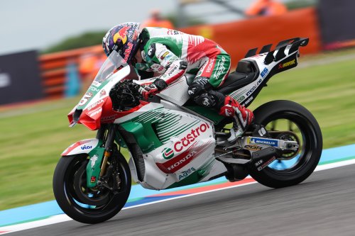 MotoGP Le tour d'honneur triomphateur de Zarco après sa chevauchée fantastique - Le Mag Sport Auto