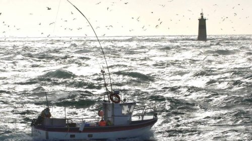 Un bateau britannique pêchait sans autorisation dans les eaux françaises en Finistère