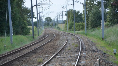 Gironde. Un homme de 20 ans meurt percuté par un train alors qu’il traversait les voies