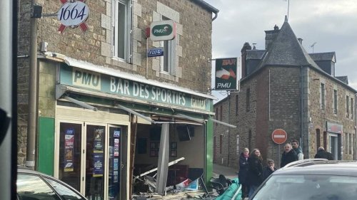 « On a eu très peur » : en Normandie, un tracteur fonce dans la vitrine d’un PMU