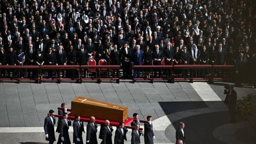 EN IMAGES. Obsèques du pape François : Trump, Macron et Zelensky réunis pour la cérémonie