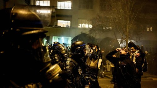 Tensions à Lyon, ambiance calme à Paris... Une nouvelle soirée de rassemblements spontanés
