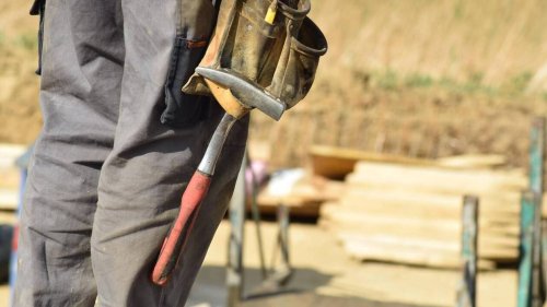 Il achète un terrain constructible et apprend 15 ans plus tard qu’il ne peut pas y bâtir sa maison