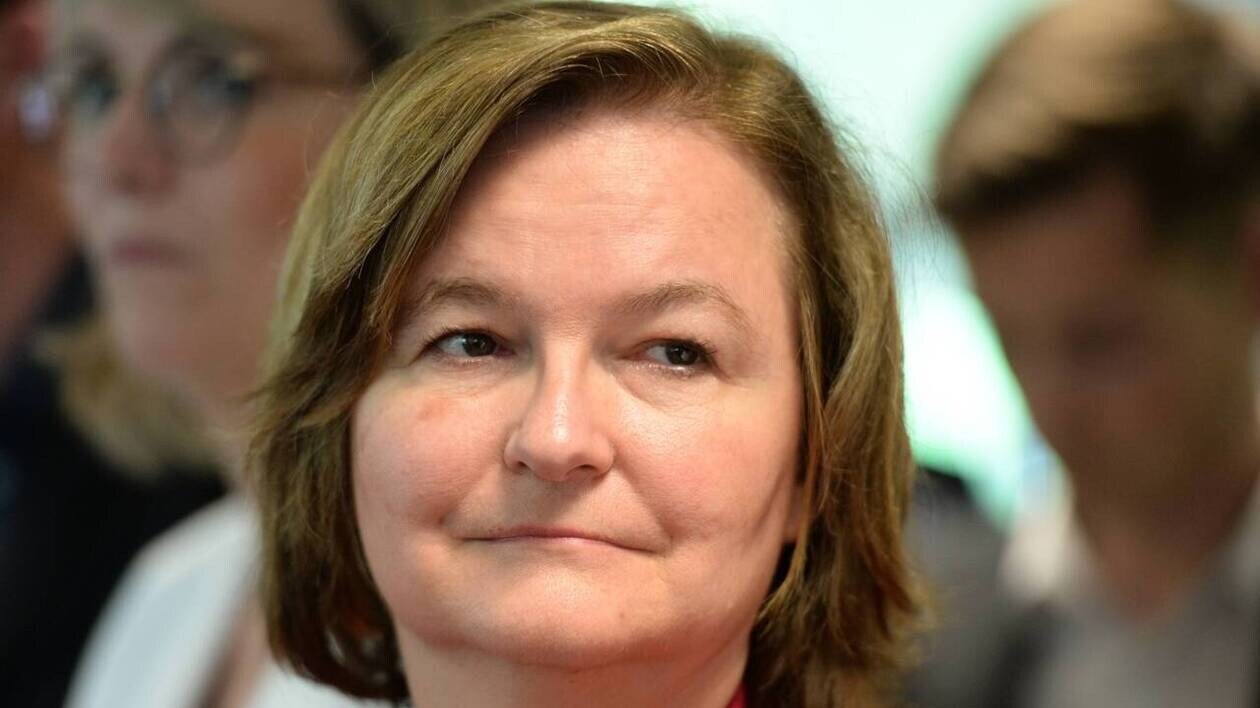 Soupçons de corruption au Parlement européen : Nathalie Loiseau dit avoir été approchée par le Qatar