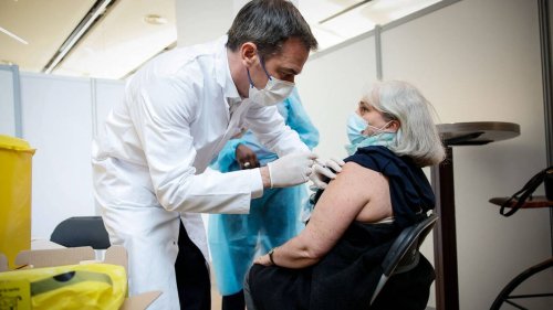 Covid-19 : les kinés et secouristes de la Croix rouge vont pouvoir vacciner dès demain