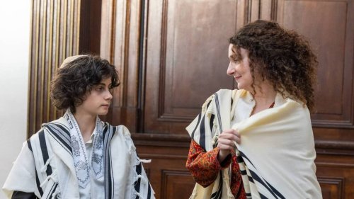« Le Sens des choses » sur Max : une série pleine d’esprit avec Elsa Guedj en jeune rabbine