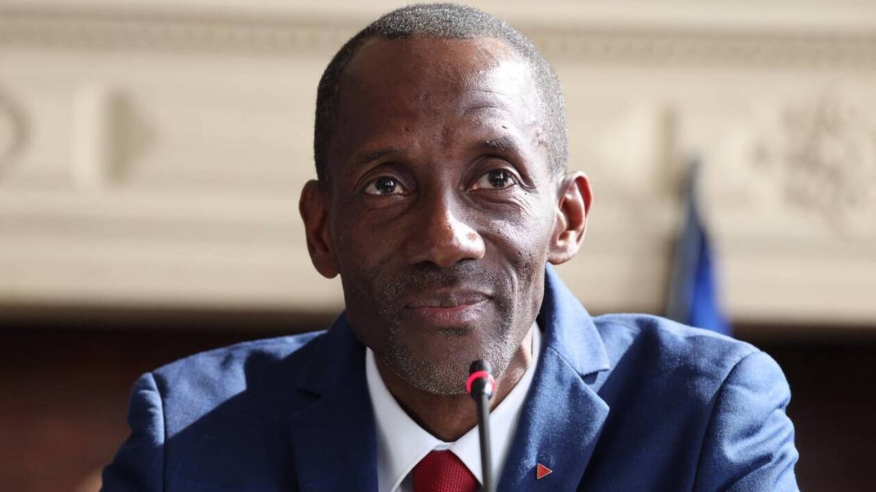 Un invité de « CNews » a-t-il tenu des propos racistes à l’encontre du nouveau maire de Saint-Denis ? L’Arcom