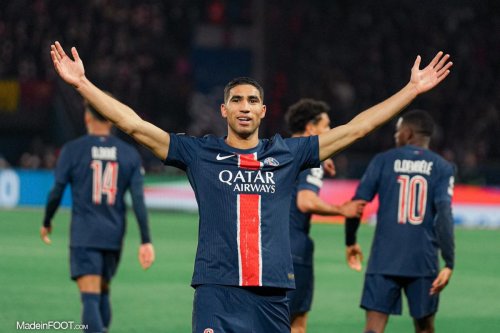 Achraf Hakimi en boîte de nuit avec les joueurs du Barça après le Classico
