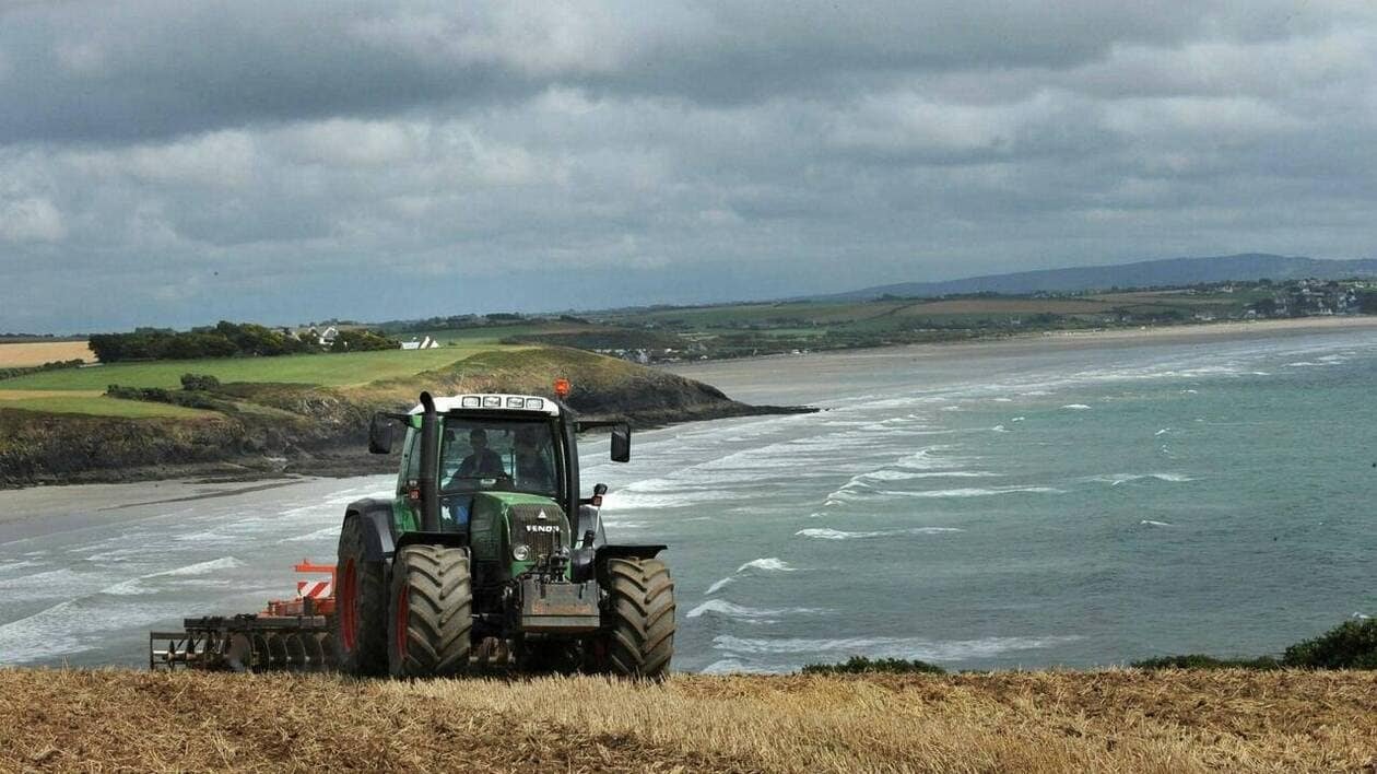 En Bretagne, de plus en plus d’agriculteurs prêts à revoir leurs pratiques, mais le budget manque