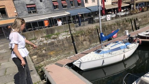 Après une chute de 3 mètres, un enfant de 2 ans sauvé par des serveurs dans un port normand
