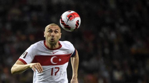 Football. Burak Yilmaz, champion de France avec Lille en 2021, prend sa retraite
